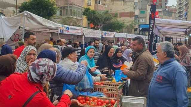 يضم 15 منفذا.. افتتاح سوق اليوم الواحد بميدان المندرة في الإسكندرية (صور)