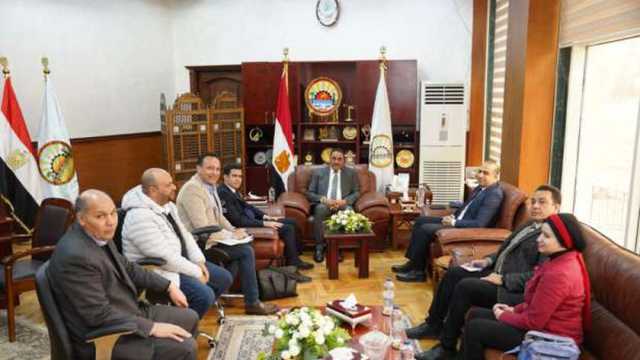 محافظ مطروح: بحث إسناد منظومة المخلفات الصلبة إلى القطاع الخاص