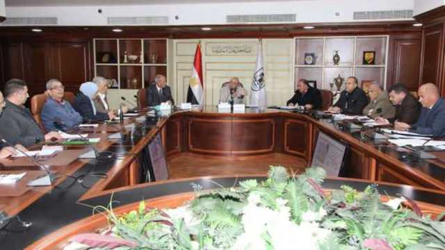 محافظ بني سويف يوجه بتعزيز تنمية موارد مركز شبكات المعلومات الذاتية