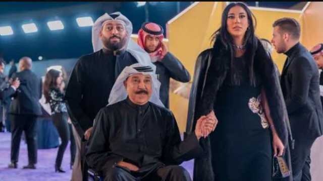 بعد ظهوره الأخير على كرسي متحرك.. ماذا حدث لعبدالله الرويشد؟