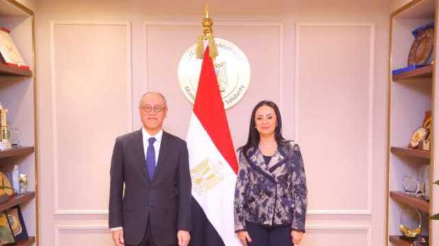 وزيرة التضامن تبحث مع السفير الياباني زيادة أعداد حضانات الطفولة المبكرة
