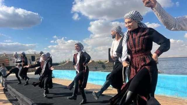 دبكة «كنعان» وعرض أزياء.. على ضفاف بحيرة قارون