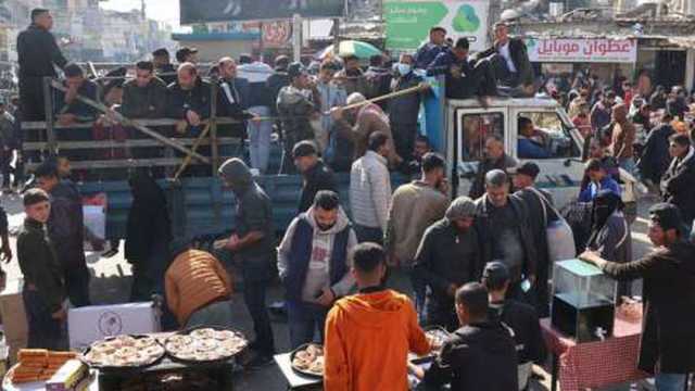 كيف يخنق الاحتلال الإسرائيلي الاقتصاد الفلسطيني في الضفة الغربية وقطاع غزة؟