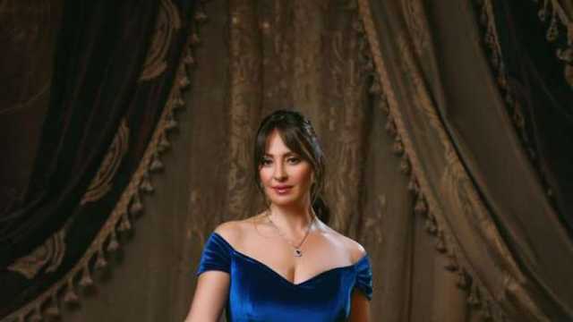 نرمين الفقي تخضع لجلسة تصوير جديدة بصحبة «كلب»: أجمل وأوفى الكائنات