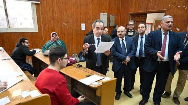 رئيس جامعة الفيوم يتفقد امتحانات نصف العام 2025 في عدد من الكليات