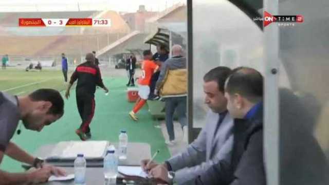 عاجل| أول تعليق من مدرب المنصورة على تعرضه للاعتداء من لاعب الفريق