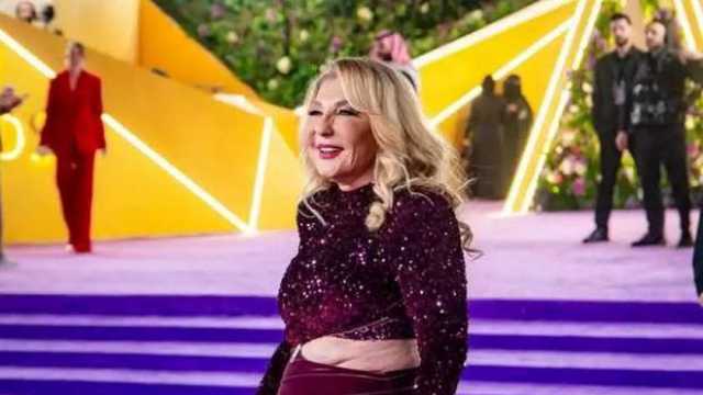 إطلالة الفنانات في حفل Joy awards بالسعودية.. ونادية الجندي تفاجئ الجمهور