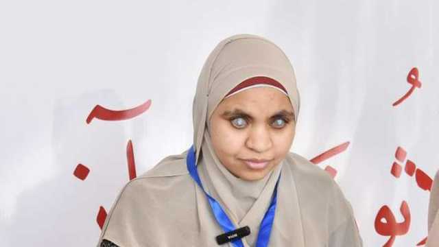 «حنان» حفظت القرآن في عام ونصف.. ووالدتها: «صابرة ومجتهدة وربنا يجعلها مرفوعة بالقرآن»