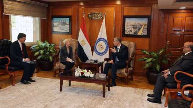 وزير البترول: بحث الخطوات المستقبلية المشتركة مع إيني الإيطالية