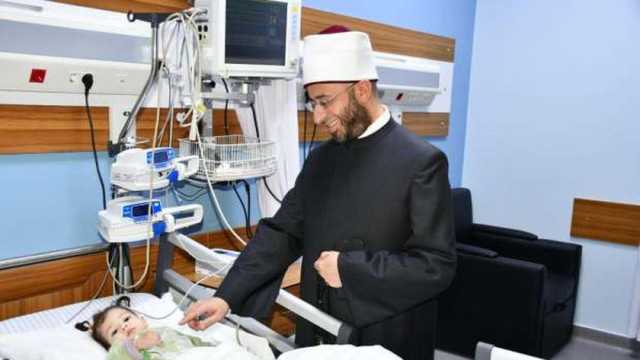 وزير الأوقاف يزور مستشفى الناس بالقاهرة