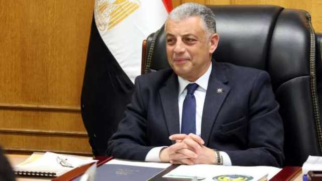 محافظ الإسماعيلية: الدولة تستهدف الارتقاء بالمواطن بمبادرات مختلفة