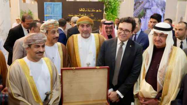 وزير الإعلام العماني يشيد بتنظيم الدورة 56 لمعرض الكتاب: رافد مهم للقراء