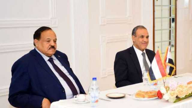 وزير الخارجية يلتقي مجموعة من السياسيين وممثلي المجتمع المدني بالسودان