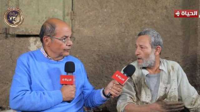صانع فخار بقرية جريس: زوجتي تساندني مثلما كانت أمي تعمل مع أبي