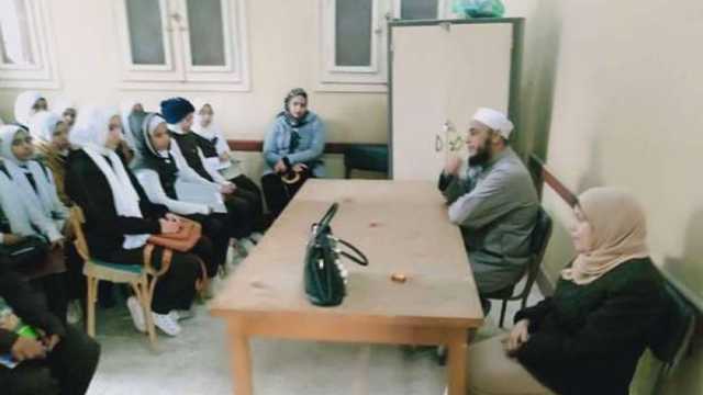 «شباب المنيا» تنظم ندوة تثقيفية عن ختان الإناث ومخاطر الزواج المبكر في ديرمواس