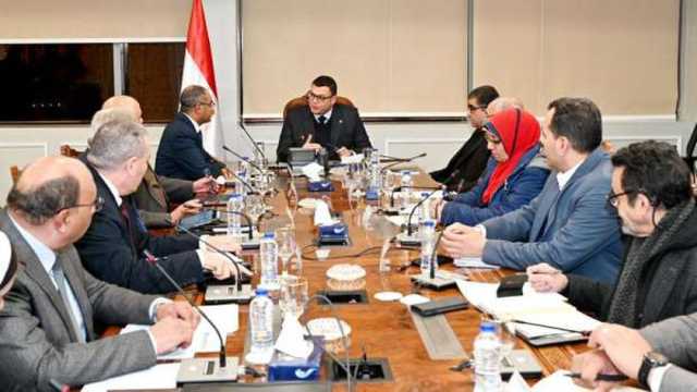 وزير الإسكان يتابع منظومة مياه الشرب والصرف الصحي في بورسعيد