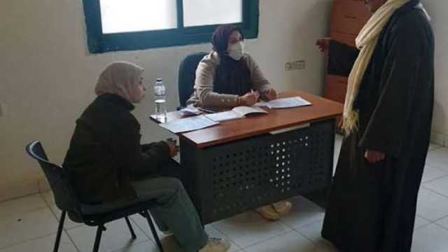 رئيس جامعة المنيا: توقيع الكشف على 620 مريضا في قافلة طبية بمركز ملوي
