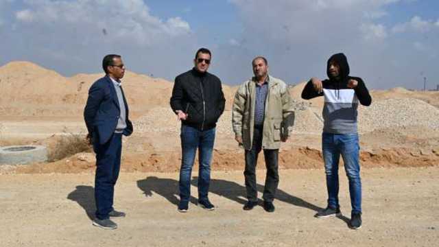 رئيس جهاز تنمية مدينة العاشر من رمضان يتفقد أعمال تطوير الطرق