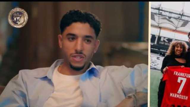 عمر مرموش: «كنت بلعب كورة في البيت وأكسر الدنيا وأمي تجري ورايا»