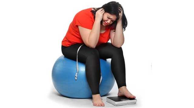 كيف يمكن للسمنة أن تزيد من خطر طنين الأذن؟