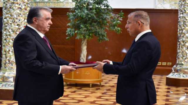 العمري يقدم أوراق اعتماده لرئيس طاجيكستان