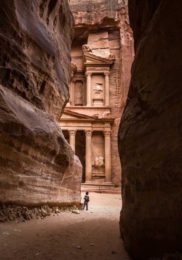 وفد جورجي يزور البترا