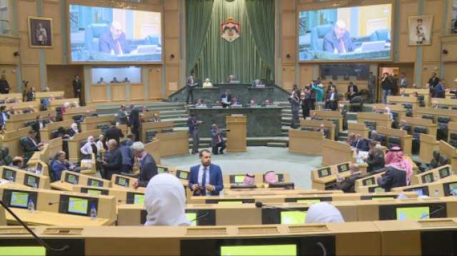 بالصور والفيديو… انطلاق جلسة النواب الخامسة