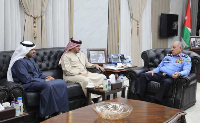 وفد من القيادة العامة لشرطة أبو ظبي يزور مديرية الأمن العام