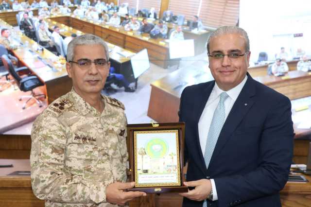 البدور خلال محاضرة في كلية الدفاع: “الأمن الصحي جزء من الأمن الوطني” …