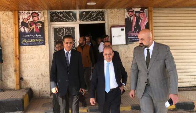 وزير الإدارة المحلية يتفقد جاهزية بلدية برما لفصل الشتاء