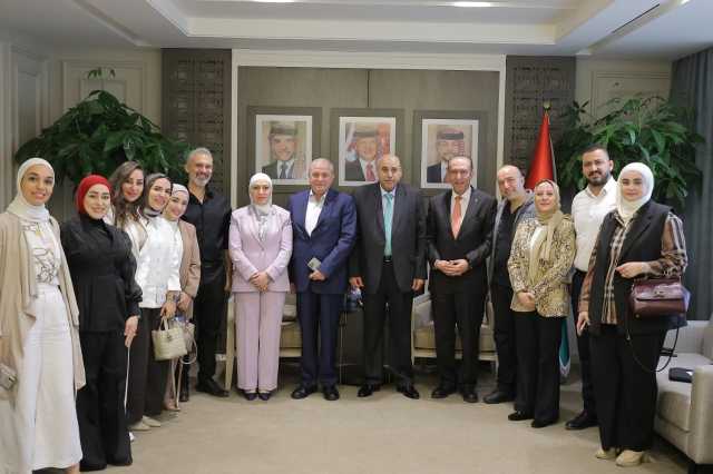 القاضي يلتقي وفدا من أطباء الأسنان ويستمع لمطالبهم