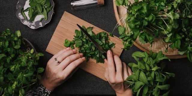 الكزبرة.. عشبة قديمة بفوائد صحية مذهلة