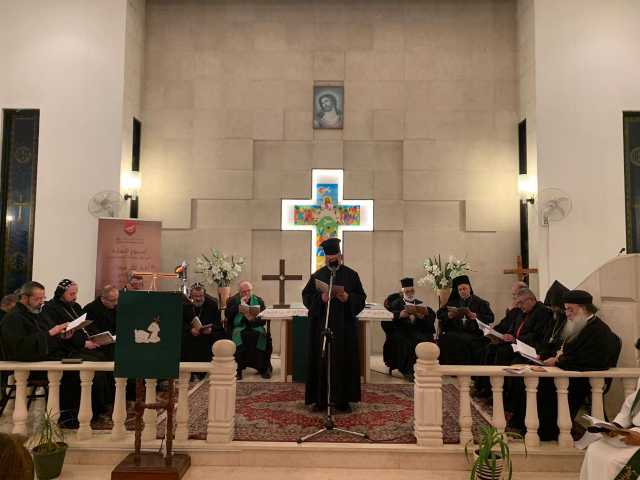 إربد تحتفي بإضاءة شجرة الميلاد وتأكيد قيم العيش المشترك