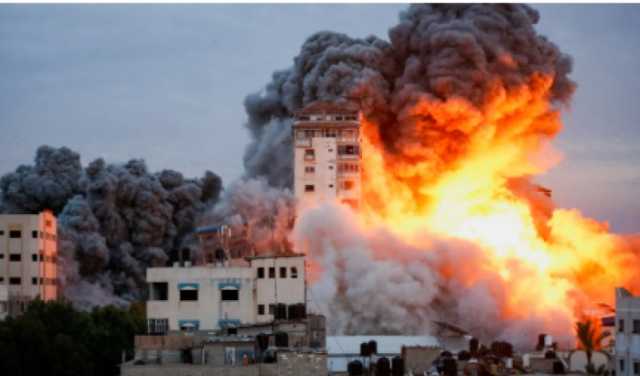 غارة إسرائيلية على قيادات حماس وغزة تسجل 22 شهيداً