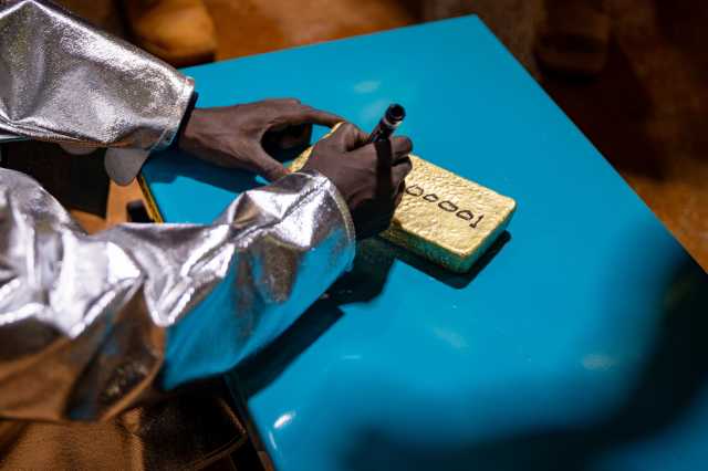 الذهب يواصل الصعود القياسي… هل هو استثمار آمن أم فقاعة وشيكة؟