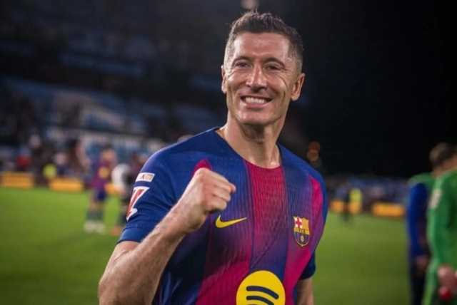 ليفاندوفسكي يؤكد استمراره مع برشلونة وعدم التفكير بالاعتزال