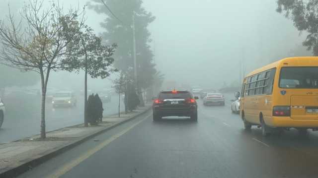 عاجل | منخفض جوي قوي يضرب المملكة وتحذيرات من السيول والضباب الكثيف