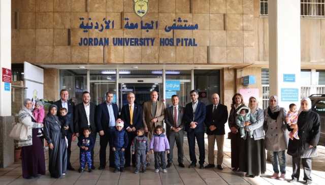 وفد نقابة الأطباء الأردنيين يزور أطفال غزة المستفيدين من المبادرة الملكية