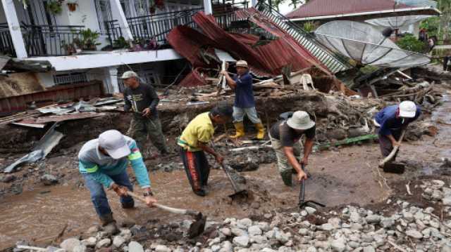 مأساة في جاكرتا: حريق هائل يبتلع مبنى ويخلّف عشرات الضحايا