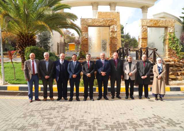 جامعة البترا وجامعة ولفرهامبتون توقعان مذكرة تفاهم لتعزيز التعاون الأكاديمي والبحثي