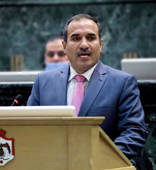 النائب طلال النسور يدعو لدعم الموظفين والمتقاعدين فوراً