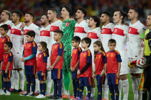 فضيحة في إشبيلية: سرقة ساعات وخواتم نجوم تركيا خلال مباراة إسبانيا