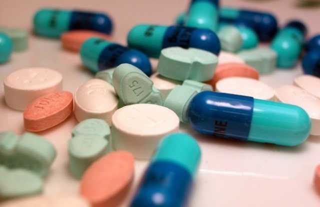 الغذاء والدواء: توجه لإطلاق تطبيق لشراء الأدوية بسعر تفضيلي من الصيدليات