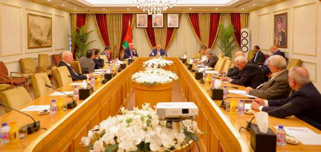 مالية الأعيان تبحث مع خبراء الاقتصاد المؤشرات والسياسات العامة