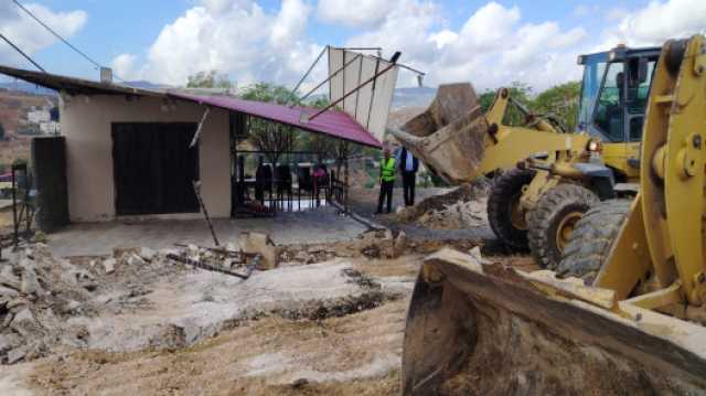 حملة لإزالة البسطات والأكشاك المخالفة في شوارع جرش