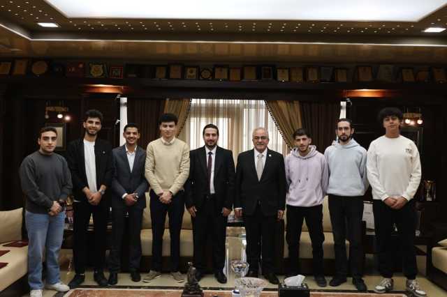 رئيس عمان الأهلية يكرّم فريق الجامعة الفائز بالمركز الثاني محلياً بمسابقة IEEE للأمن السيبراني والأول في فئة الويب المتقدّم