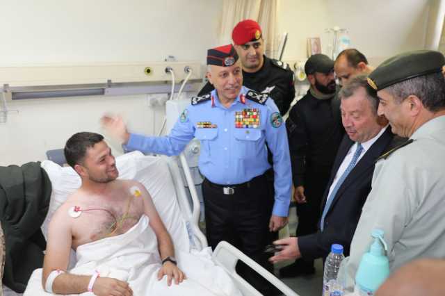 عاجل | مديرا المخابرات والأمن العام يزوران مصابي مداهمة الرمثا