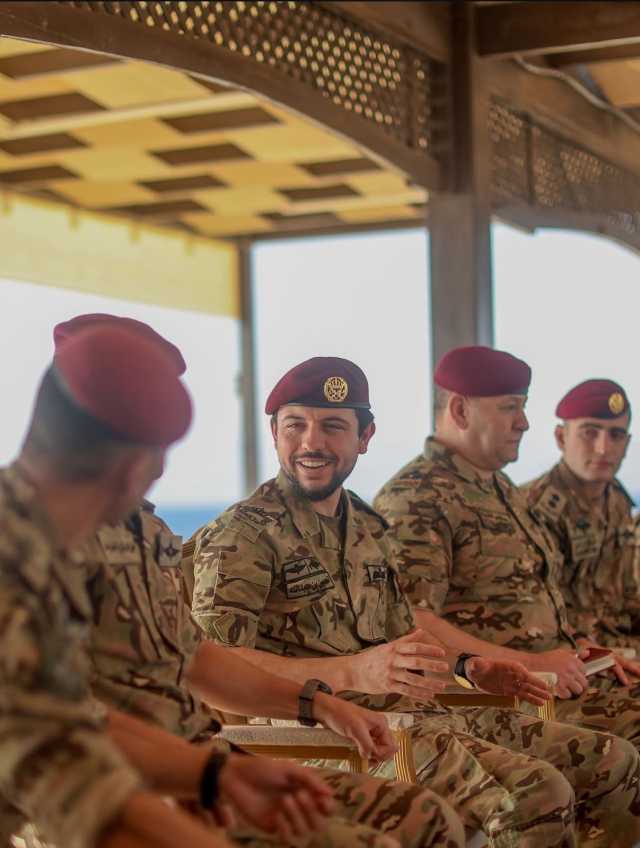 ولي العهد لرفاق السلاح: يعطيكم ألف عافية