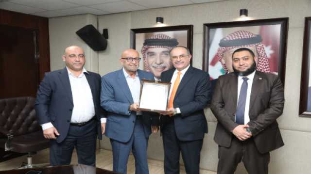 بقيمة 18.45 مليون دينار… وزير المياه يوقع اتفاقيات تنفيذ مشاريع صرف صحي جنوب غرب عمان