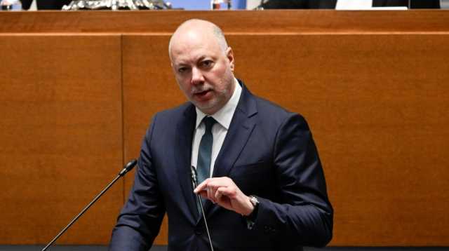 رئيس وزراء بلغاريا يعلن استقالة حكومته استجابة للاحتجاجات الشعبية